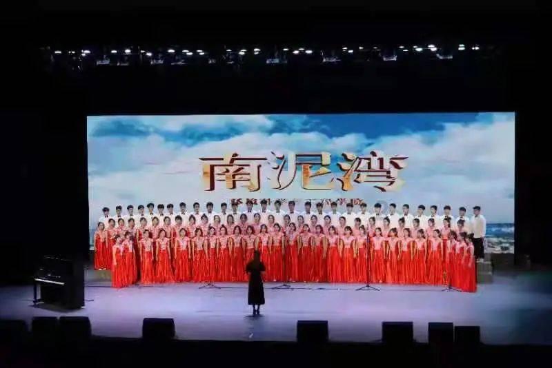 小个子女生如何穿搭显高显瘦？教科书式的穿搭教程你喜欢吗？